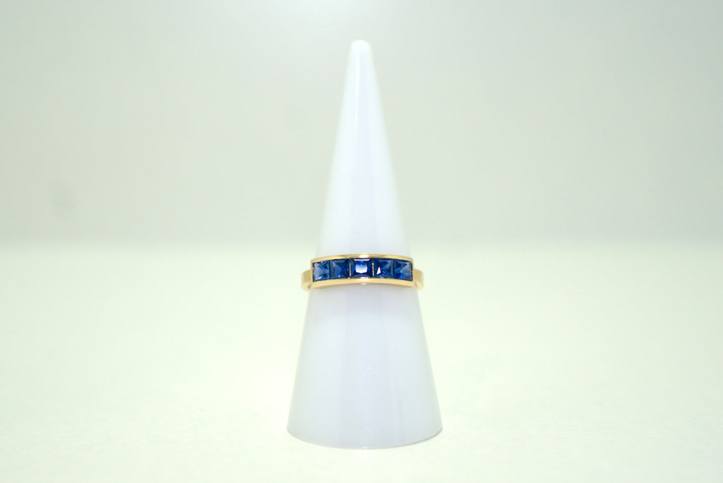 Yellow Gold Ring with Blue Sapphires