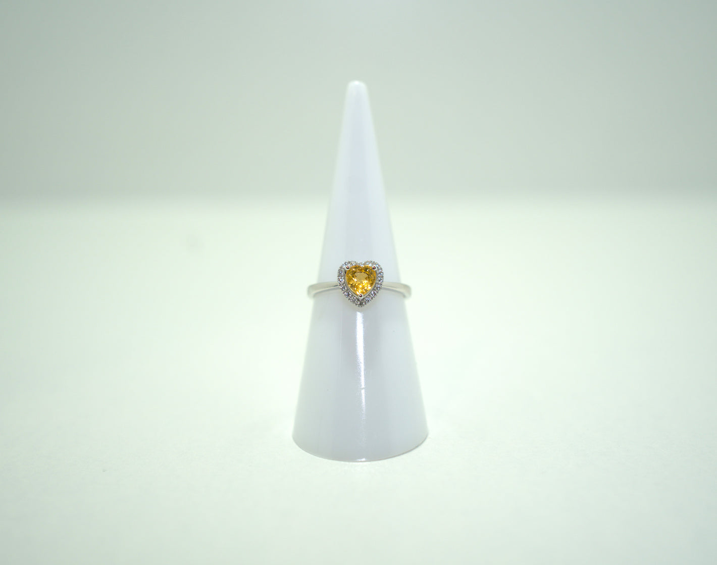 White Gold Ring with Yellow sapphire and Diamonds