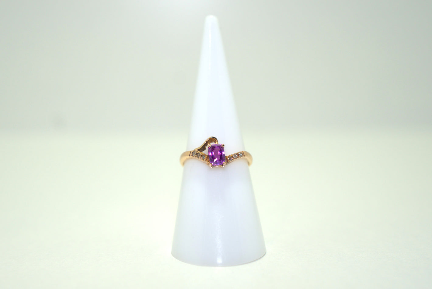 Yellow Gold Ring with Pink Sapphire