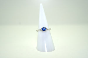 White Gold Ring with Blue Sapphire and Diamonds