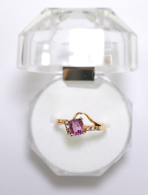 Yellow Gold Ring with Pink Sapphire and Diamonds