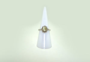 White Gold Ring with Cat's eye and Diamonds