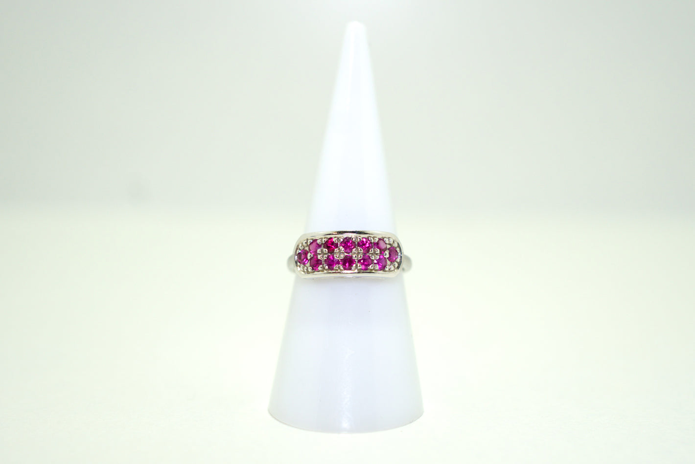 Whit Gold Ring with Rubies