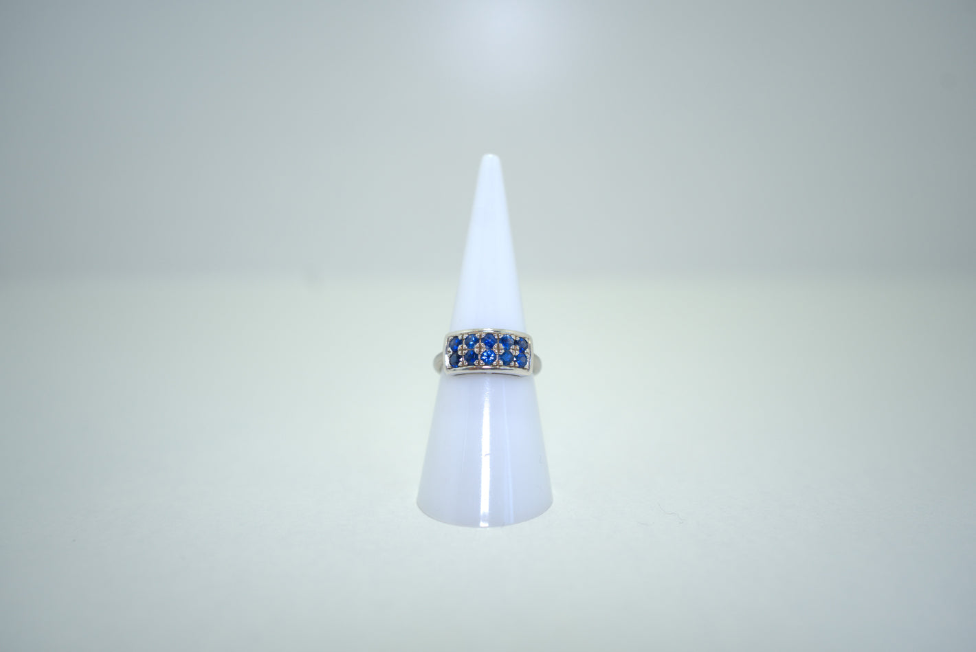 Blue Sapphire and White Gold Ring