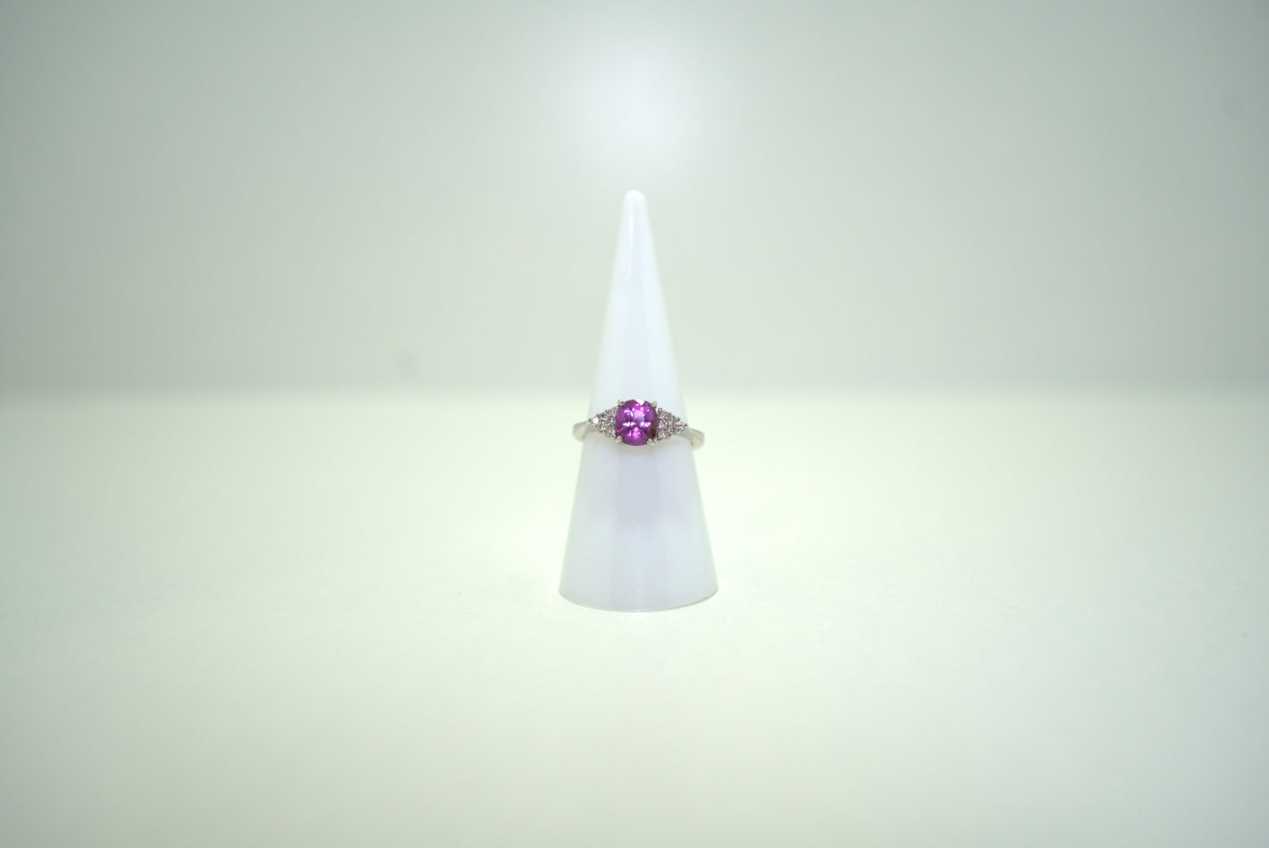 White Gold Ring with Purplish pink Sapphire & Diamond