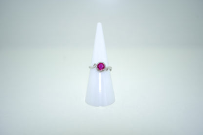 White Gold Ring with Pink sapphire and Diamonds