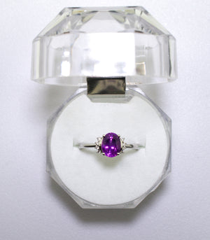 White Gold Ring with Purple Sapphire and Diamond