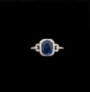 White Gold Ring with Blue Sapphire and Diamond
