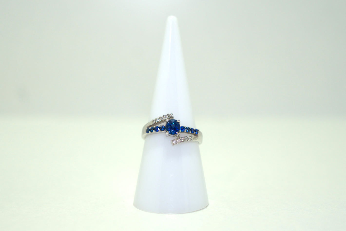 White Gold Ring with Blue sapphires and Diamonds