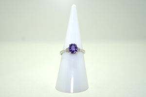 White Gold Ring with Blue Sapphire and Diamonds