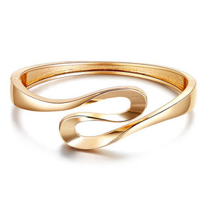 Twist Hinge Bangle - Gold